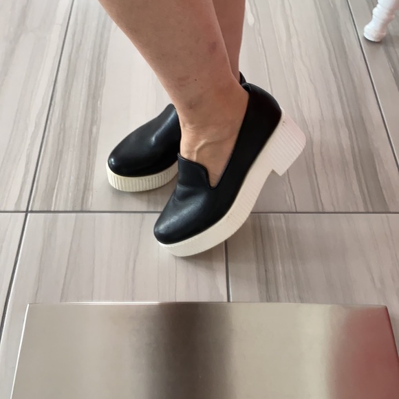 Shelly’s London shoes - Picture 12 of 13